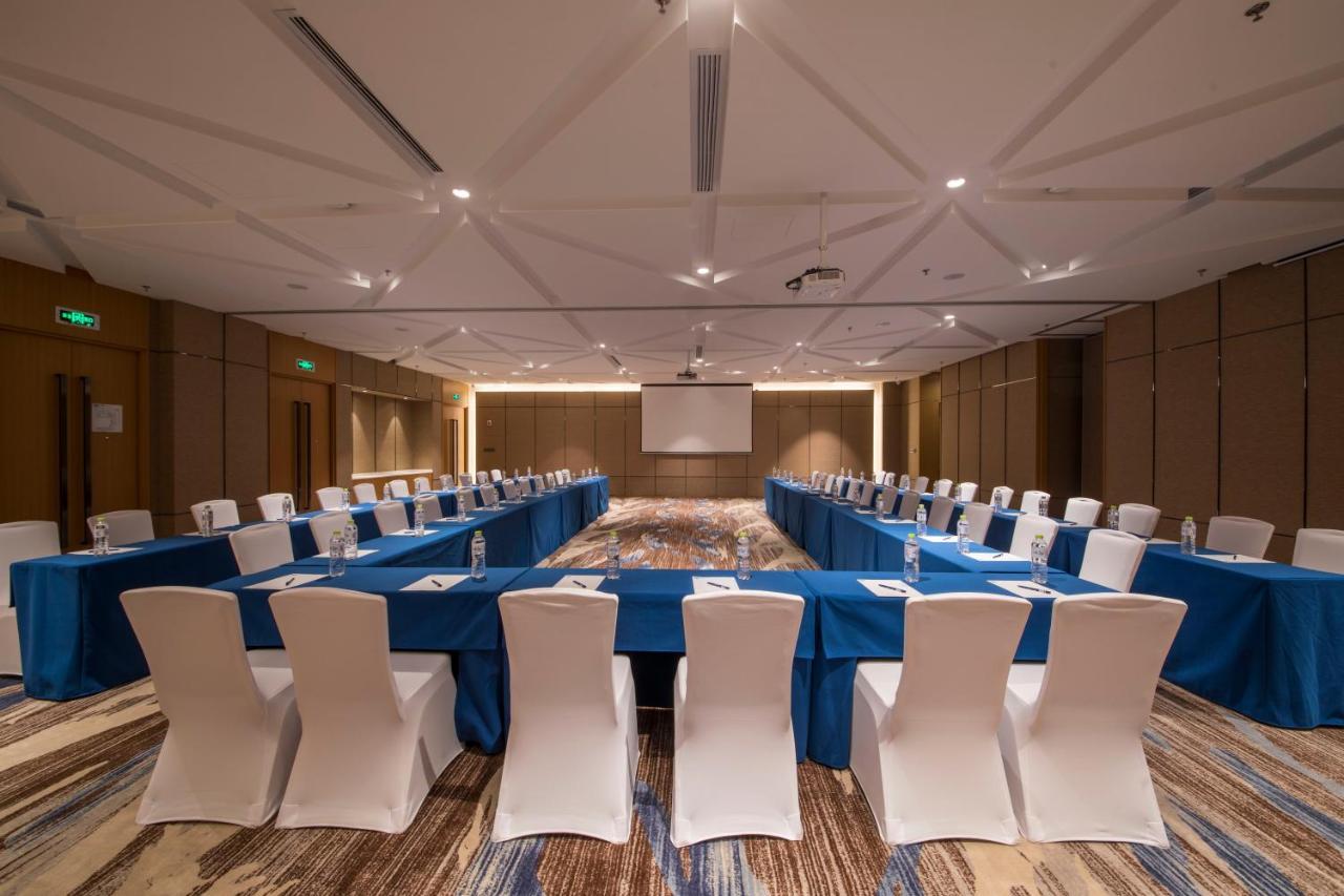 Holiday Inn Express Qingdao Chengyang Central By Ihg Exterior photo