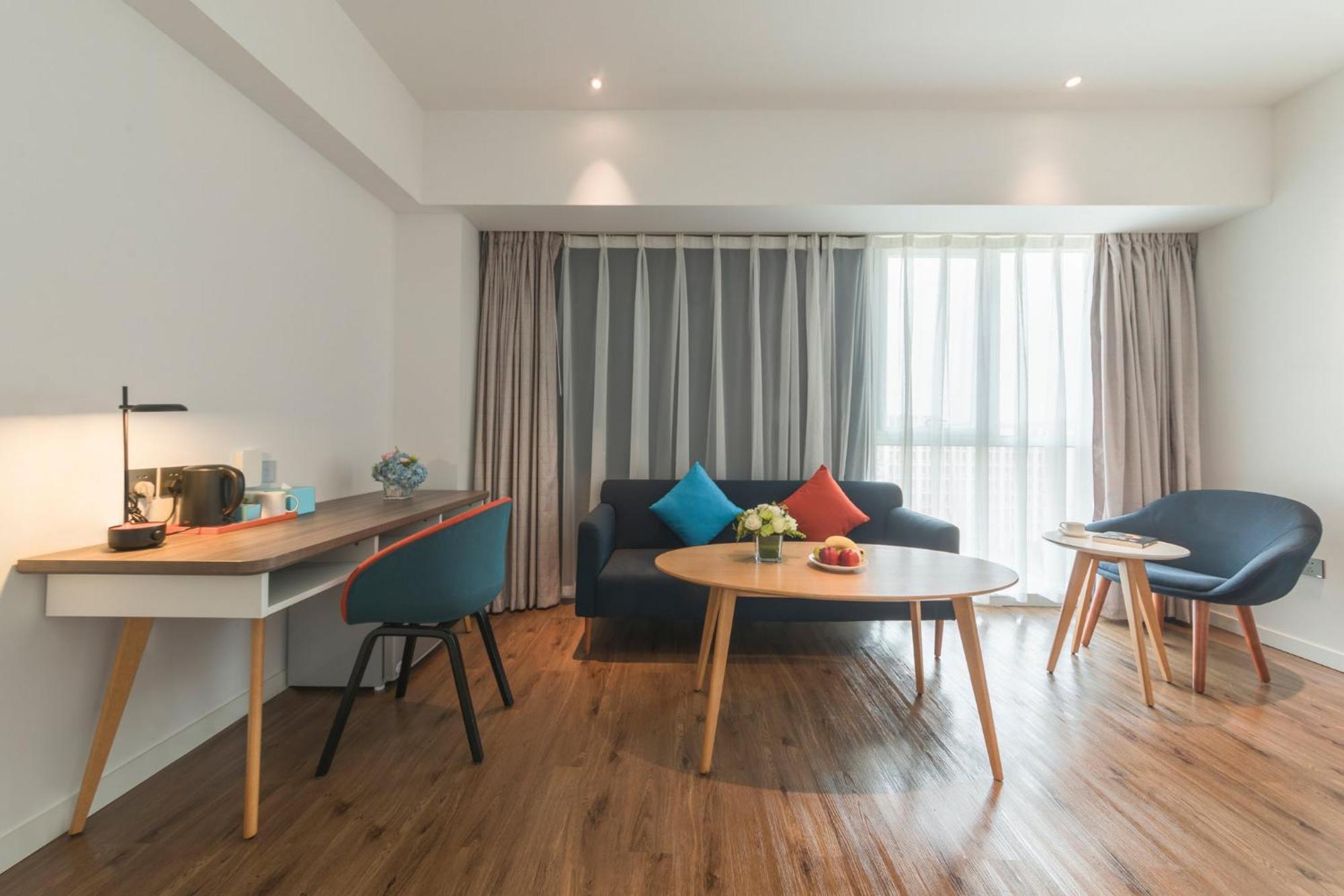 Holiday Inn Express Qingdao Chengyang Central By Ihg Exterior photo