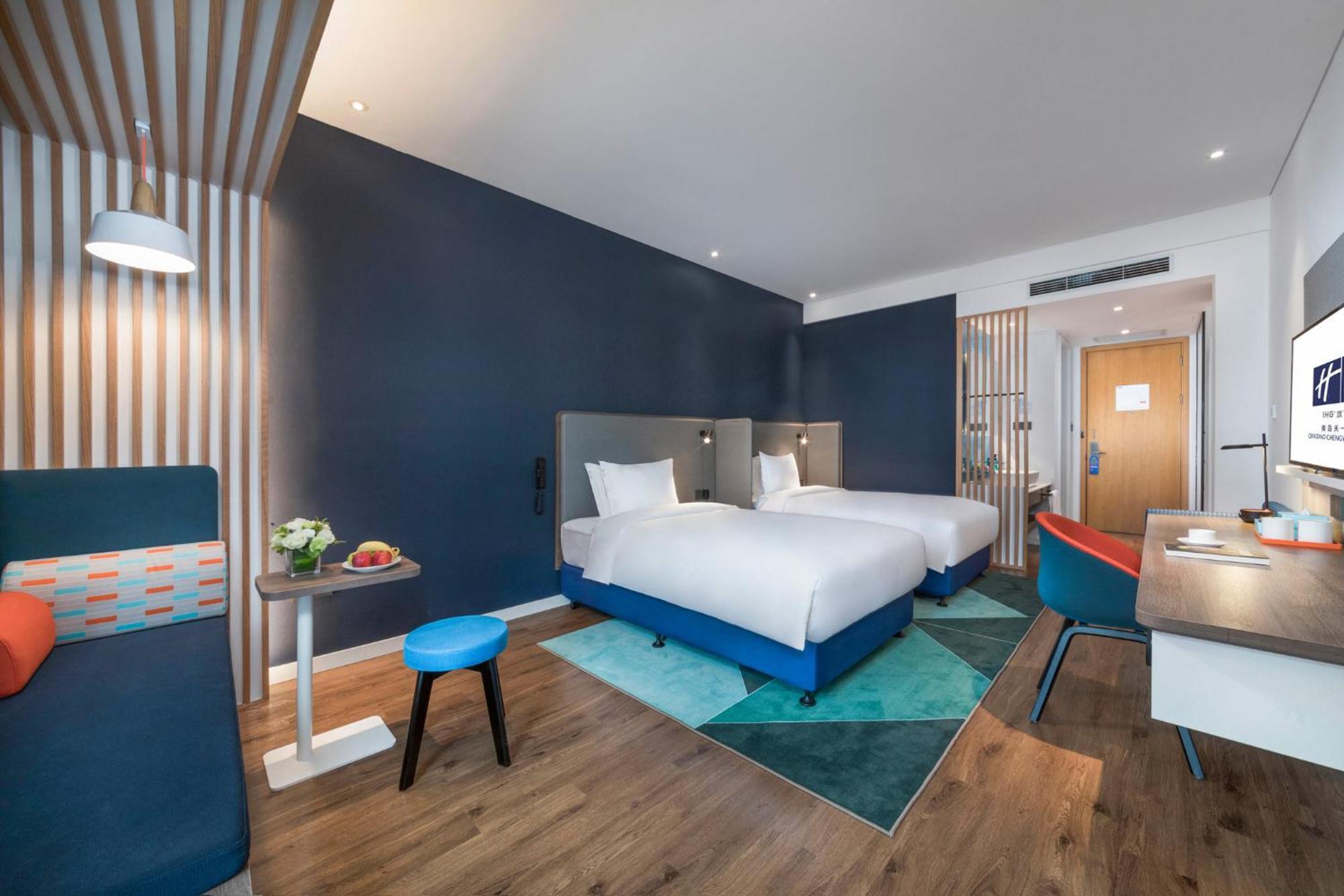 Holiday Inn Express Qingdao Chengyang Central By Ihg Exterior photo